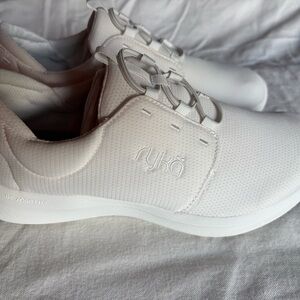Ryka Women's Renew Recovery White Bungee Sneakers Size 9W